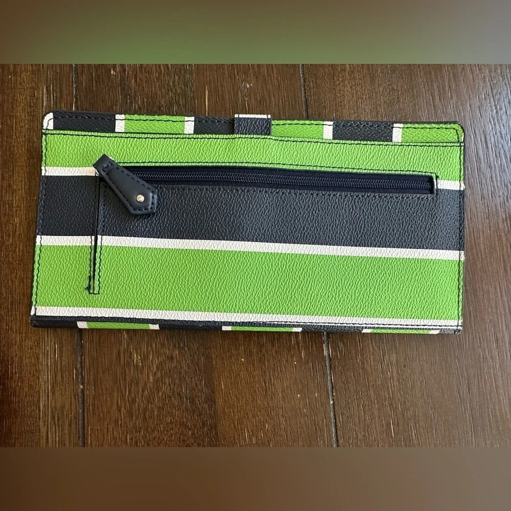 NWOT Very Bradley wallet - Picture 2 of 10